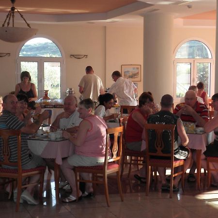 Hotel Petros Ciliví Kültér fotó