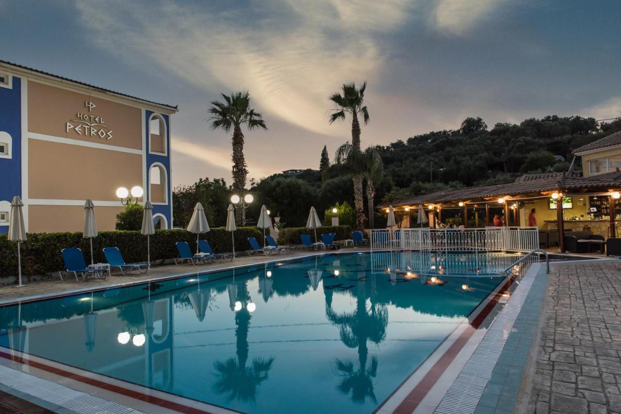 Hotel Petros Ciliví Kültér fotó