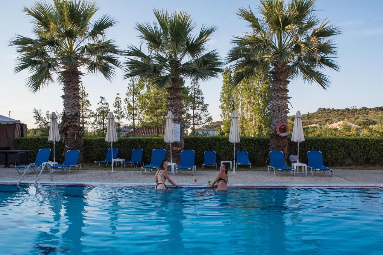 Hotel Petros Ciliví Kültér fotó