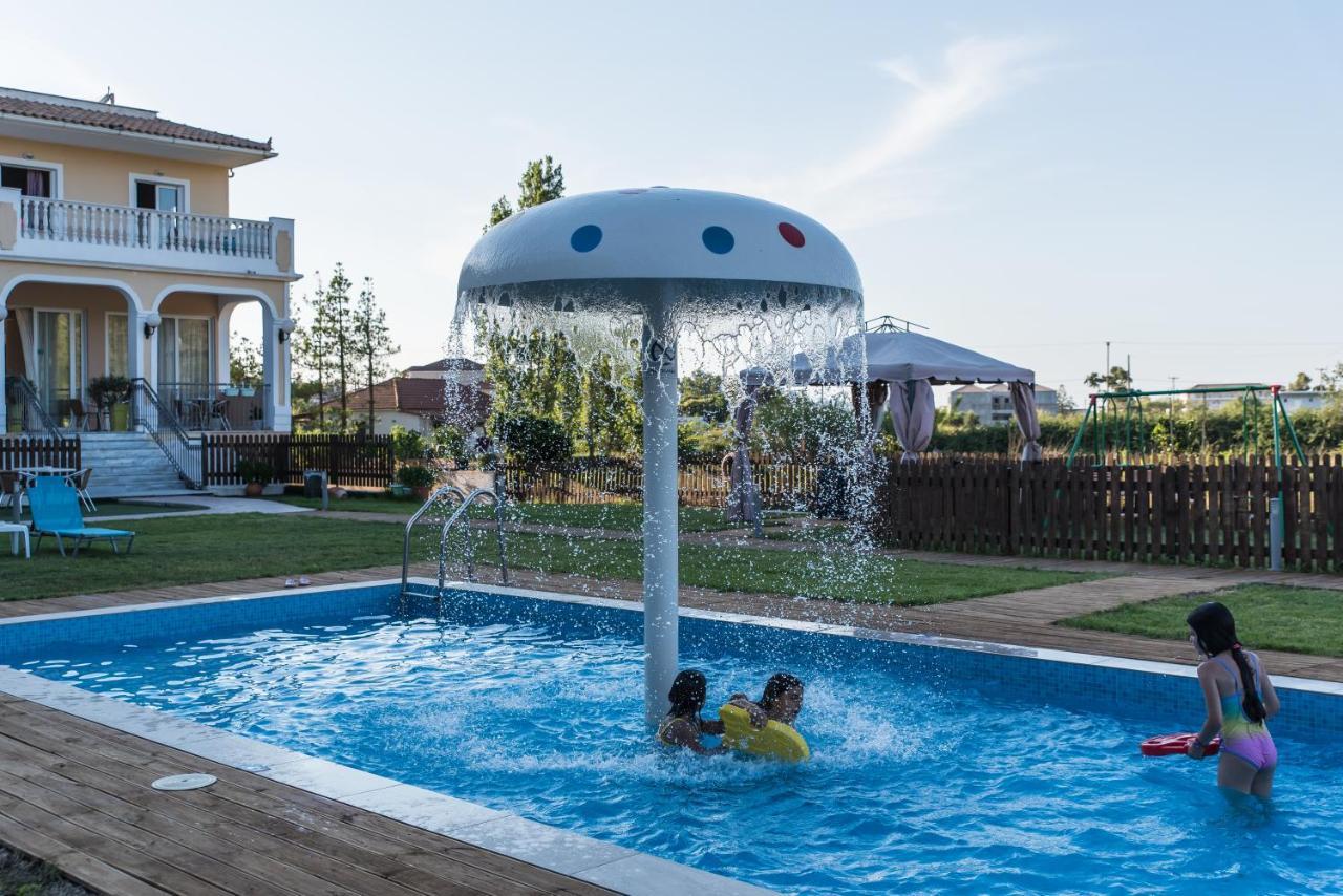 Hotel Petros Ciliví Kültér fotó